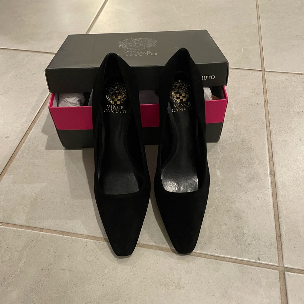 Vince Camuto VC-Sibrina True Suede Black Heels